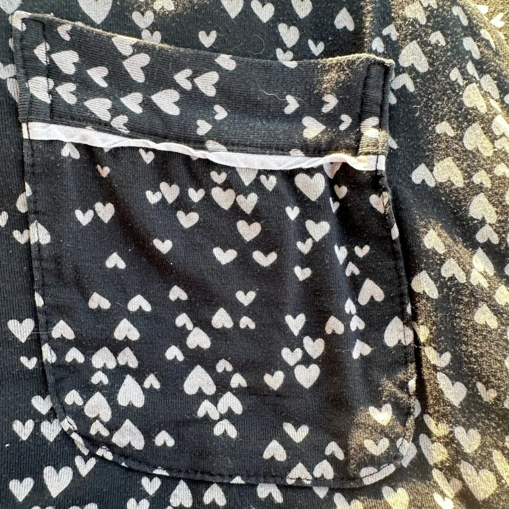 Victoria's Secret Pajama Top Heart Print Sleep Shirt Button Up Black‎ Medium